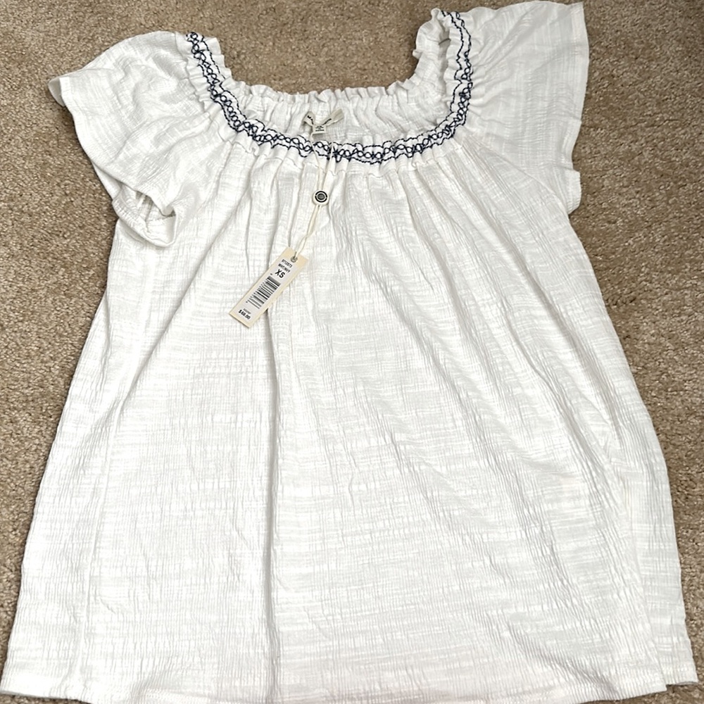 Cute white top
